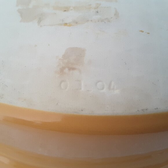 EMILE HENRY Covered Oval 1.5 Qt. Casserole ~ Gold, #03.04, Made in France. - Picture 7 of 8